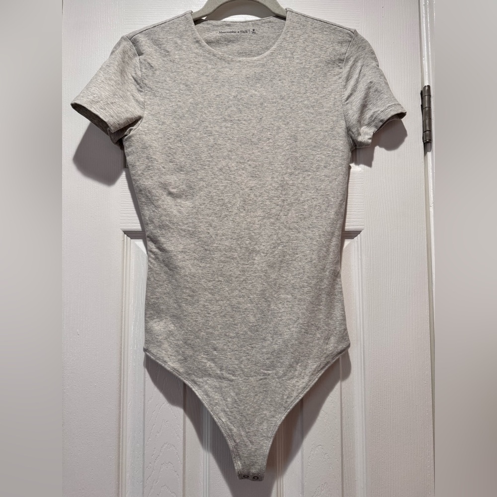 A&F Short-Sleeve Cotton-Blend Seamless Fabric Crew Bodysuit - Grey - Medium - Picture 2 of 7